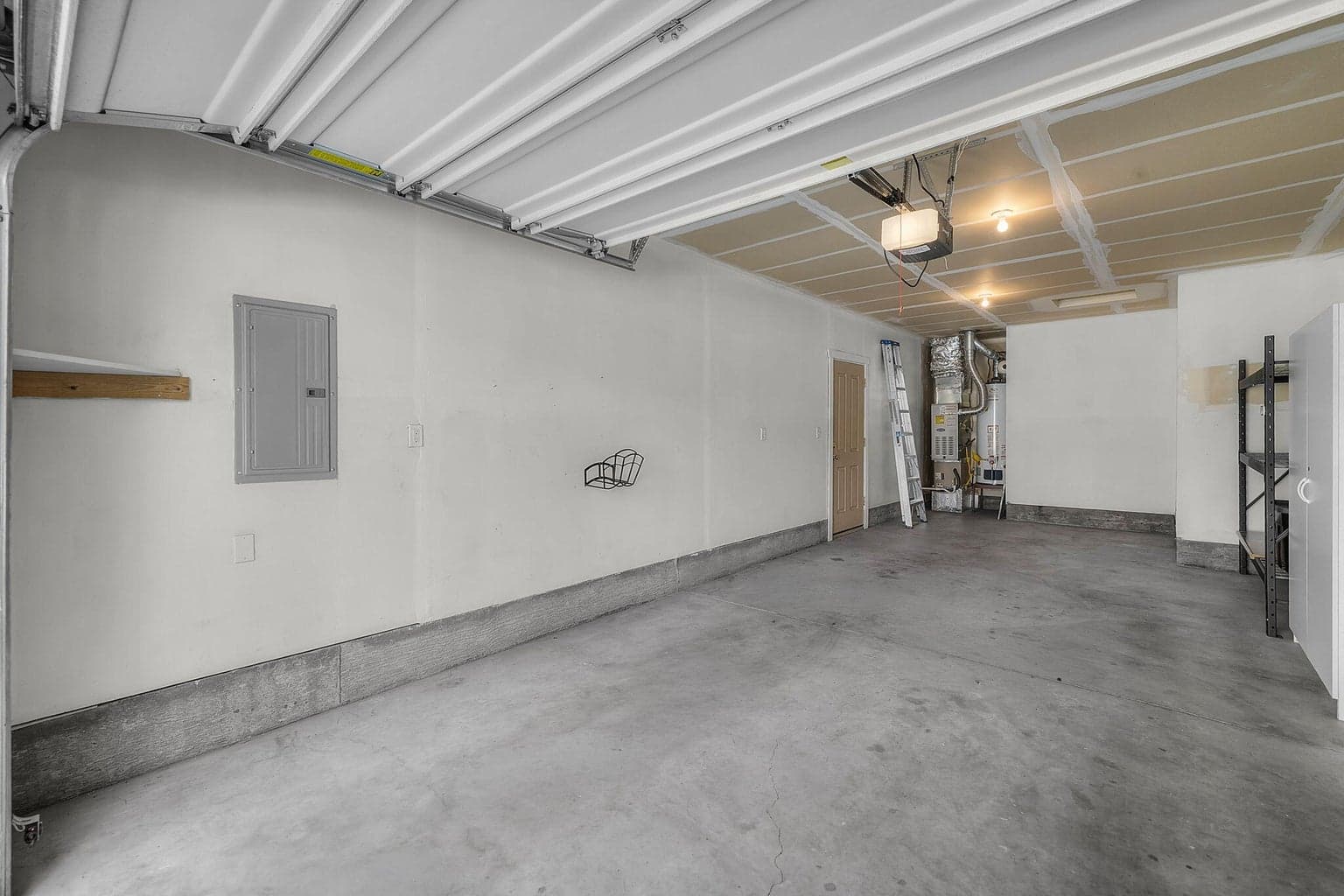 Photo of 3650 SW 30th Street 22 of 31