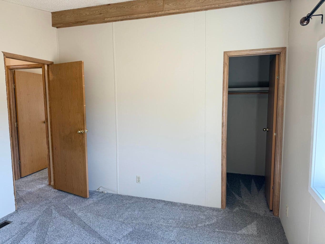 Photo of 19218 Shoshone Road 18 of 38