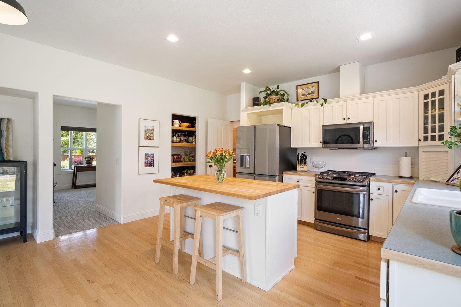Photo of 61270 Crescent Court 10 of 47