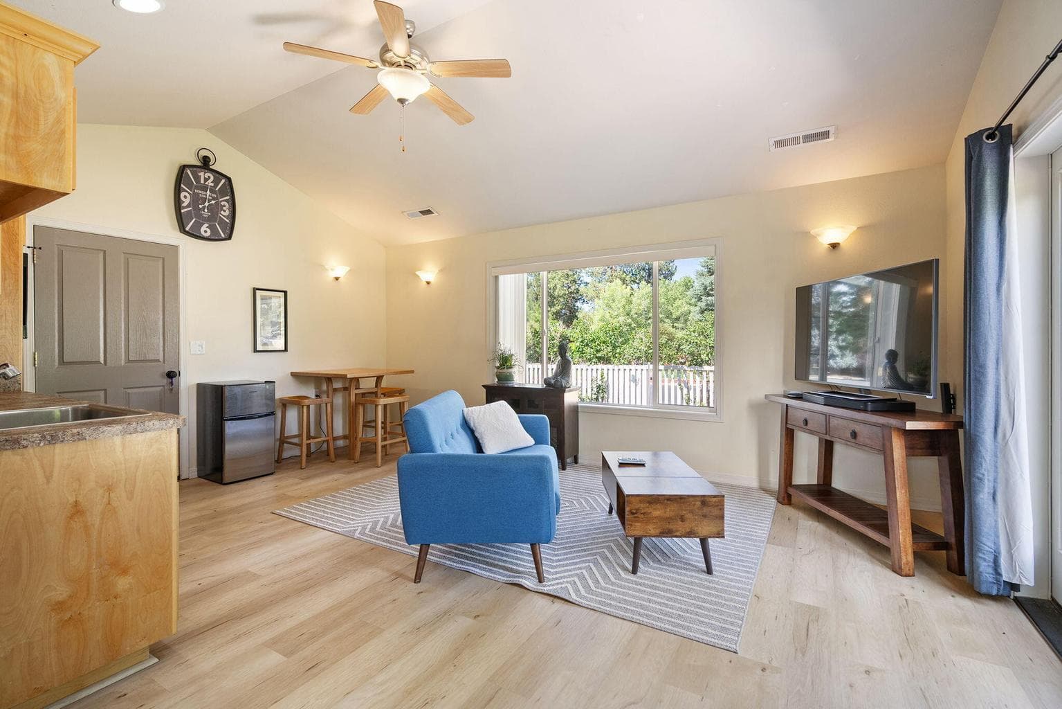 Photo of 61270 Crescent Court 29 of 47