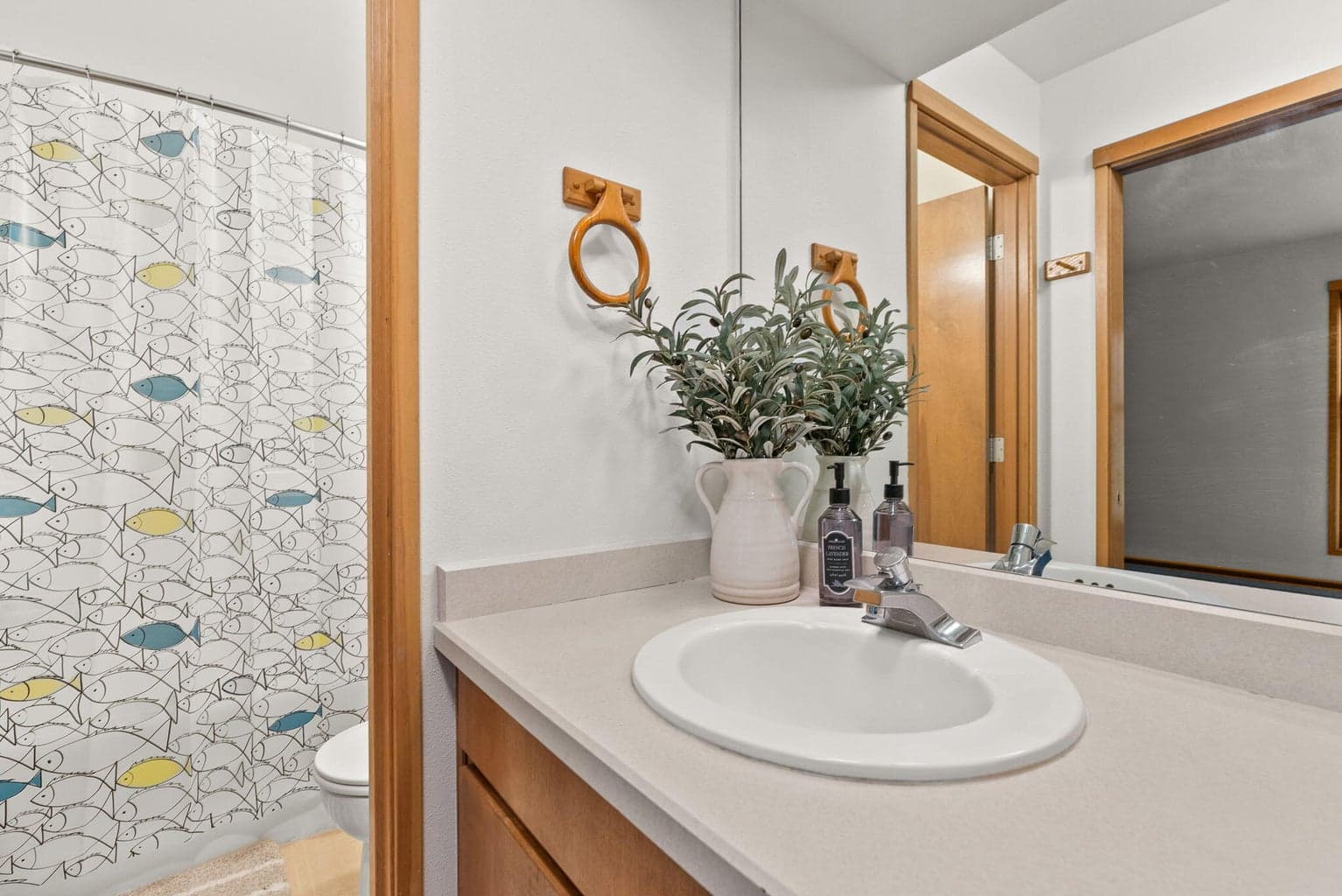 Main level bath