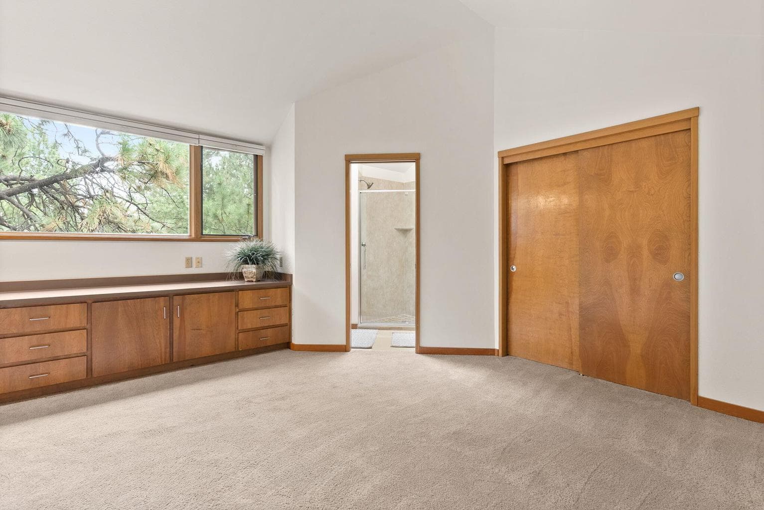Upstairs primary suite