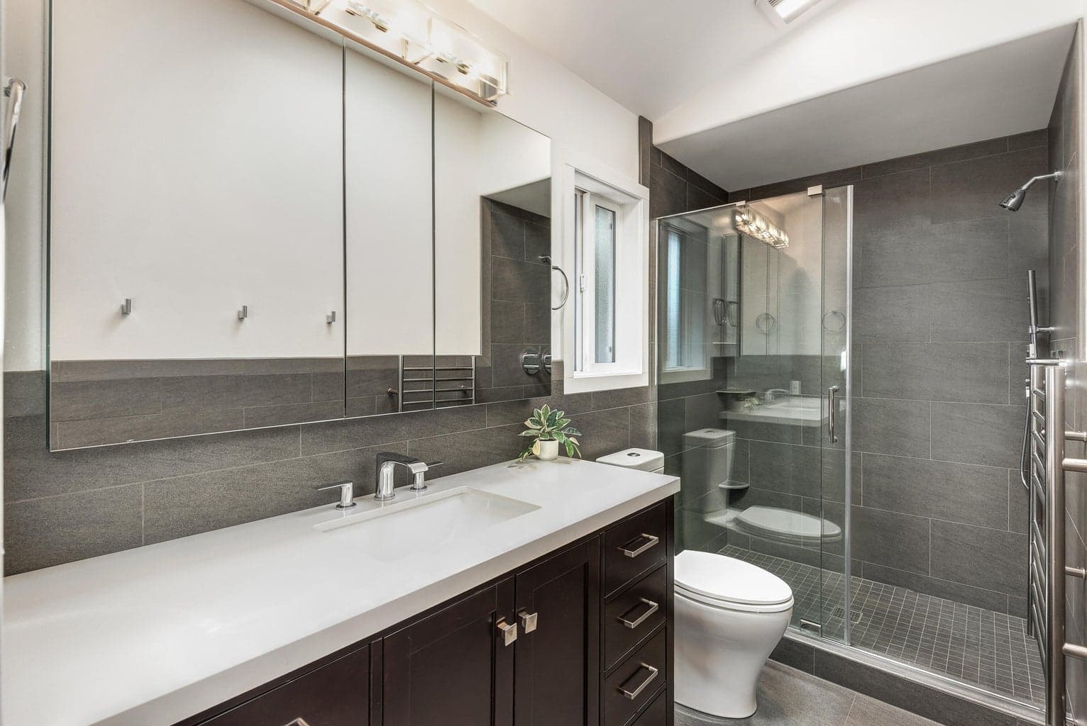 Photo of 1345 NW Milwaukee Avenue 15 of 25