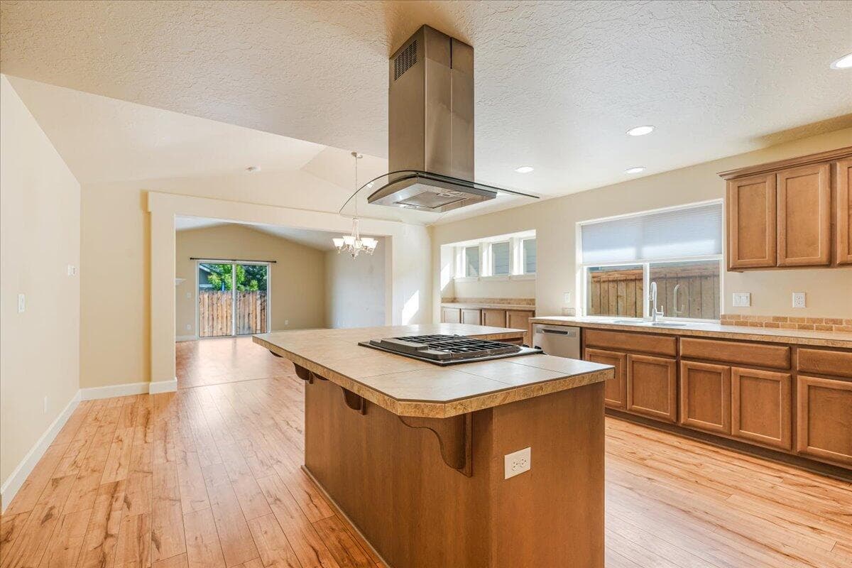 Spacious Kitchen
