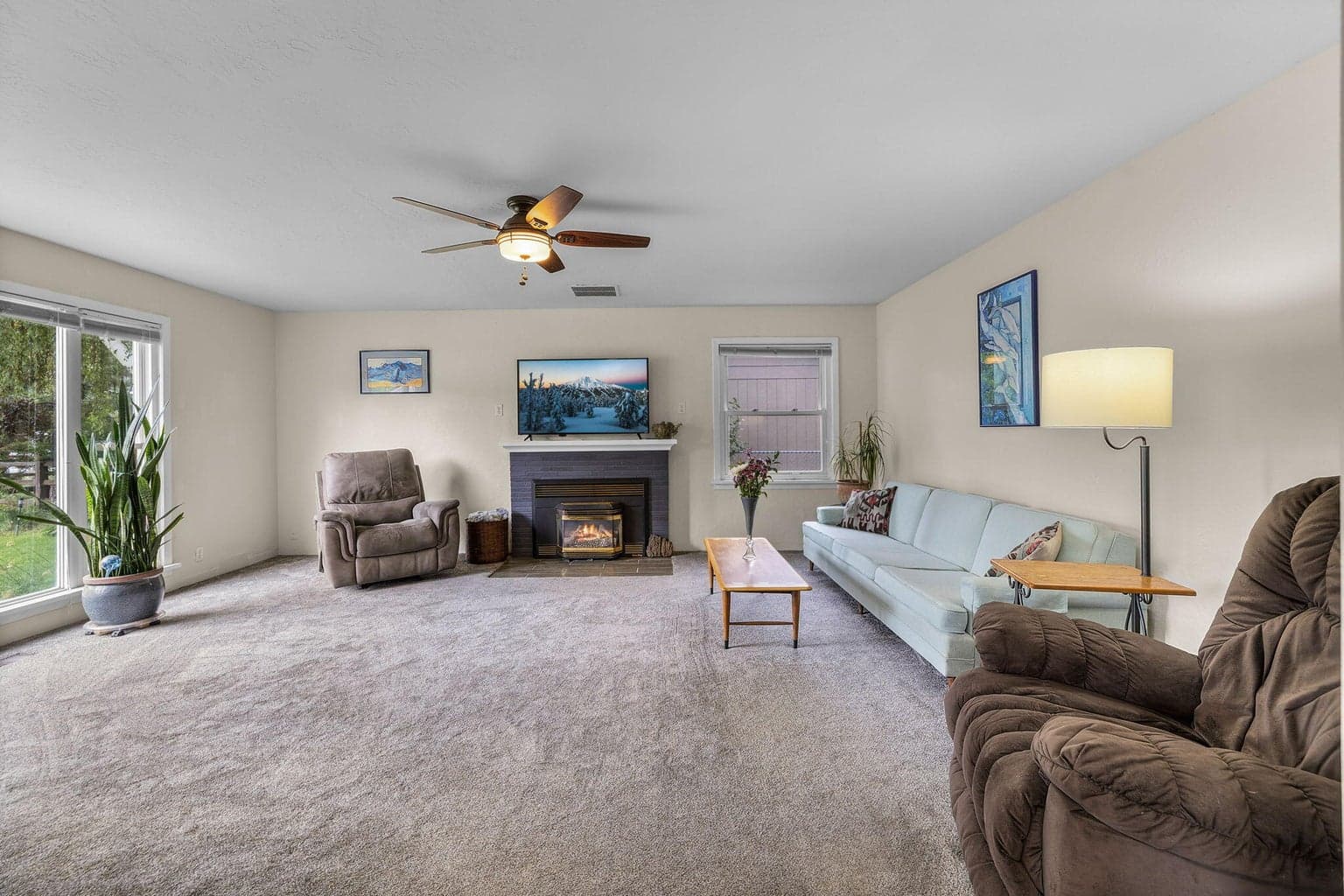Photo of 999 NE Del Rio Avenue 8 of 39