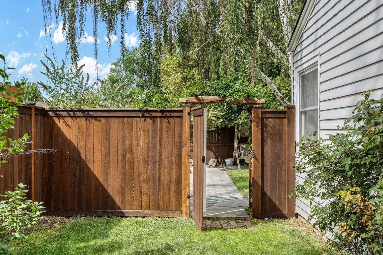 Side gate to backyard