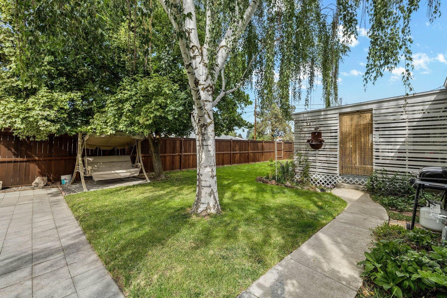 Photo of 999 NE Del Rio Avenue 33 of 39