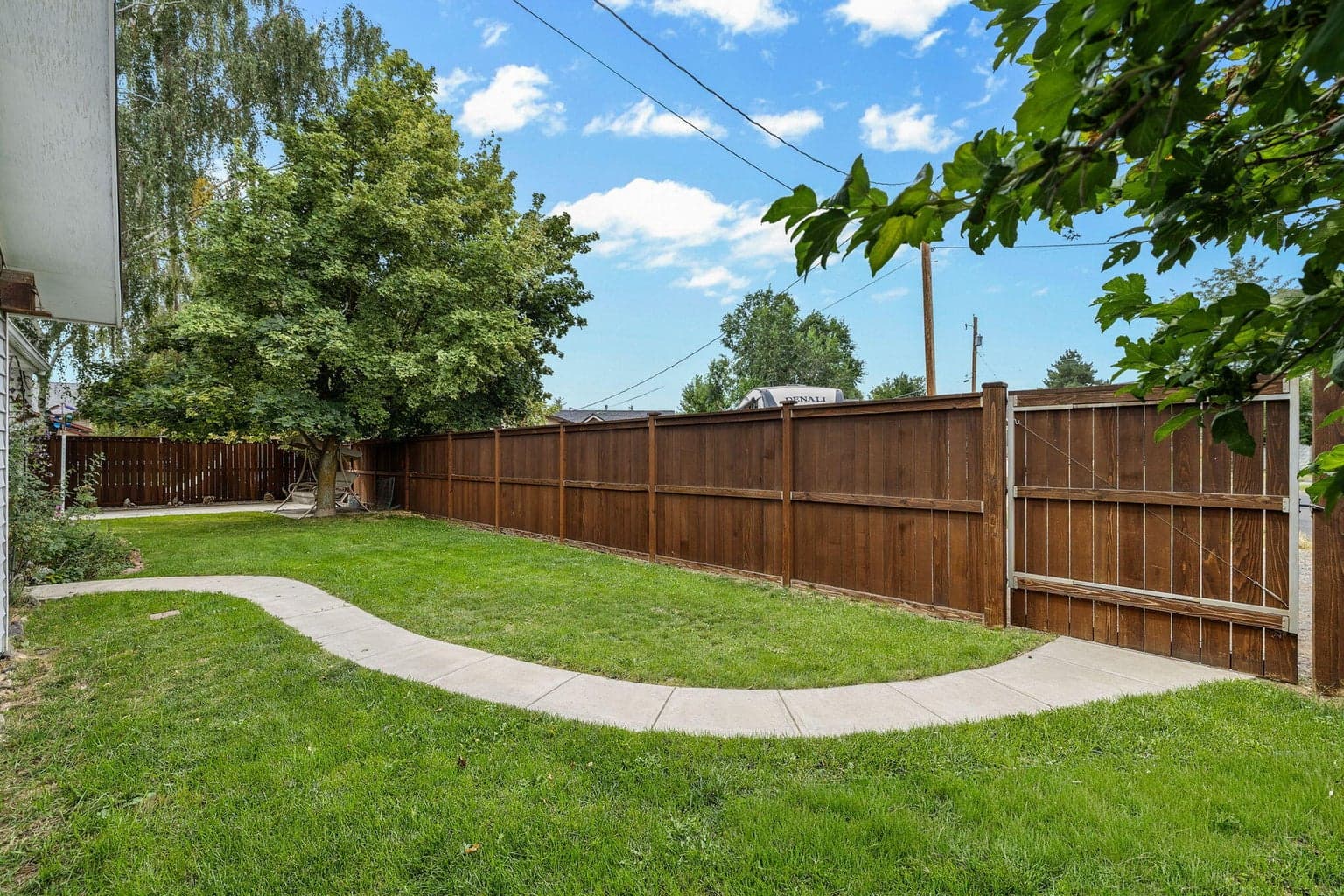 Photo of 999 NE Del Rio Avenue 35 of 39