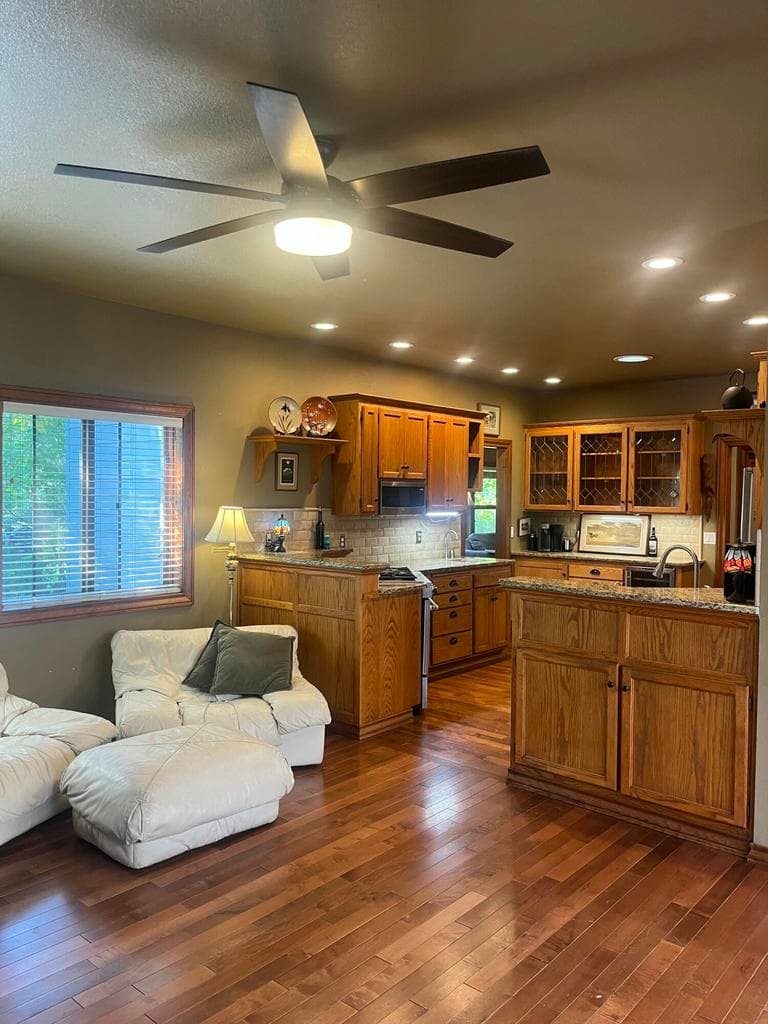 Photo of 21062 Desert Woods Drive 27 of 84