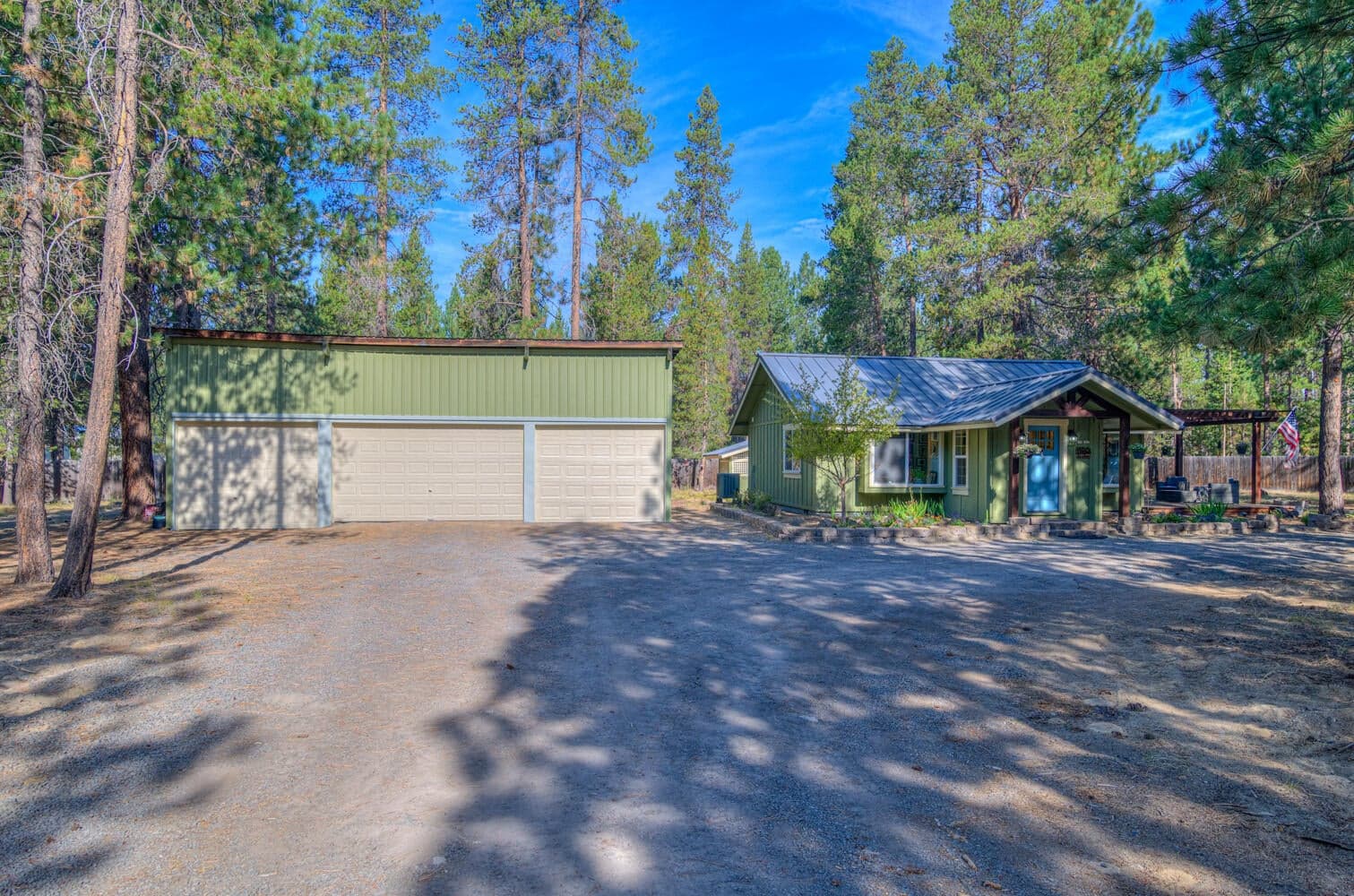 Photo of 17592 Holgate Road 4 of 28