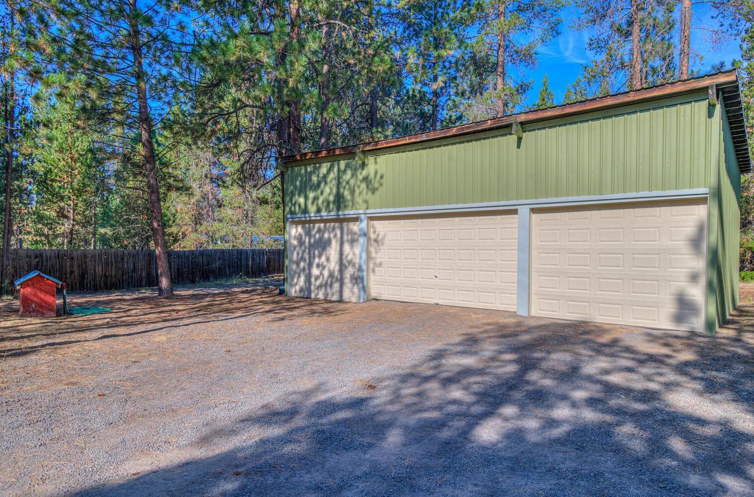 Photo of 17592 Holgate Road 5 of 28