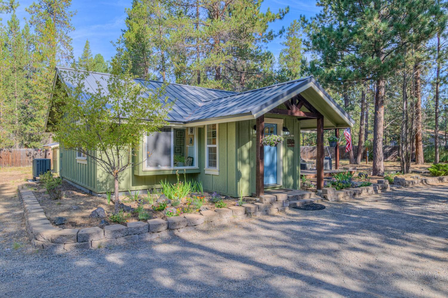 Photo of 17592 Holgate Road 6 of 28