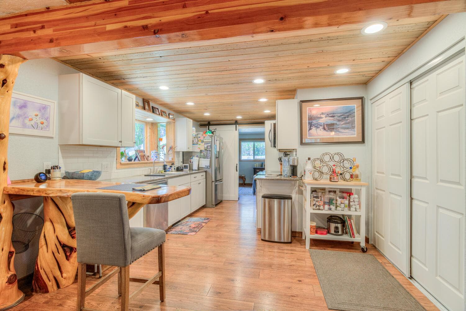 Photo of 17592 Holgate Road 20 of 28