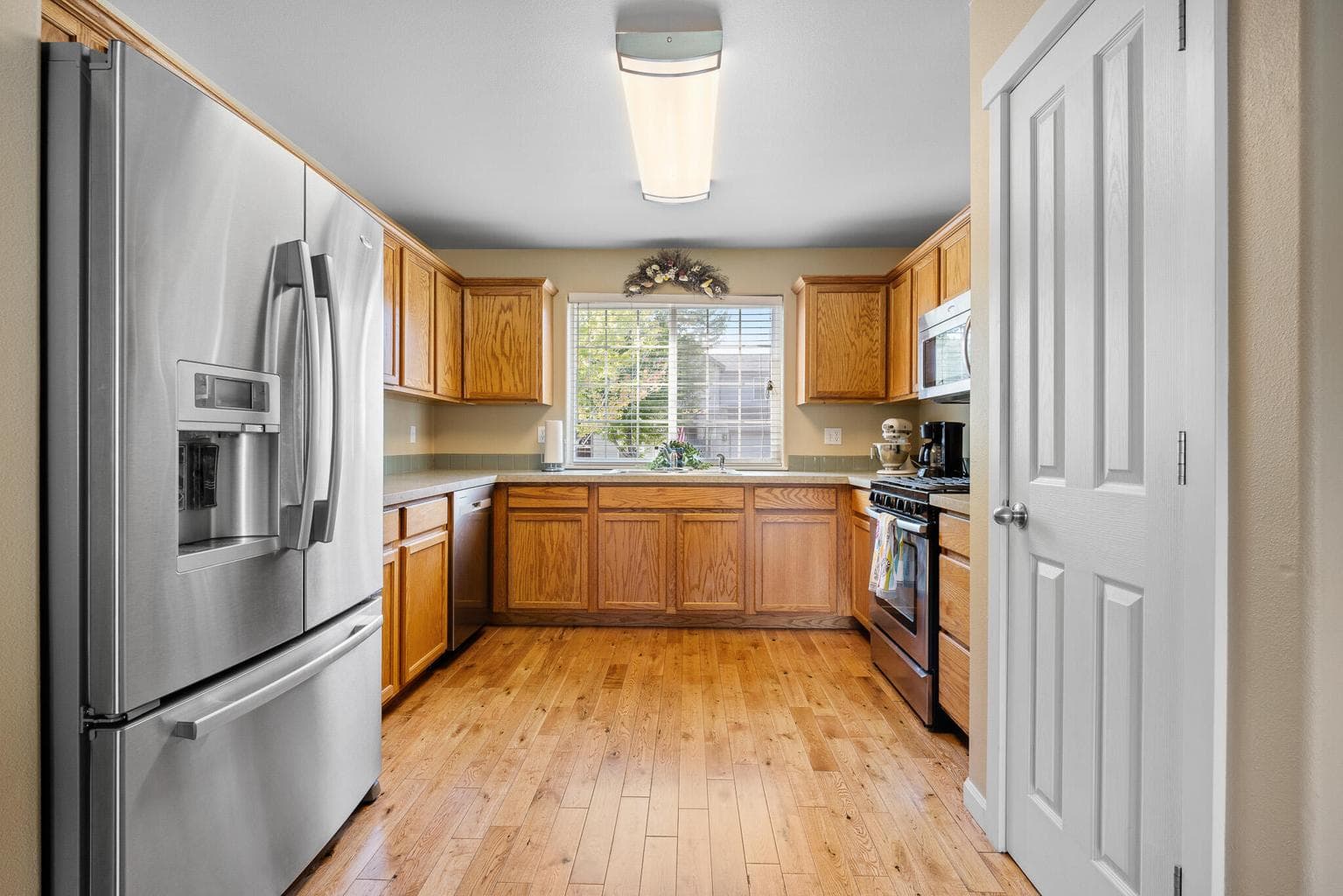 Photo of 2965 SW Deschutes Avenue 8 of 42