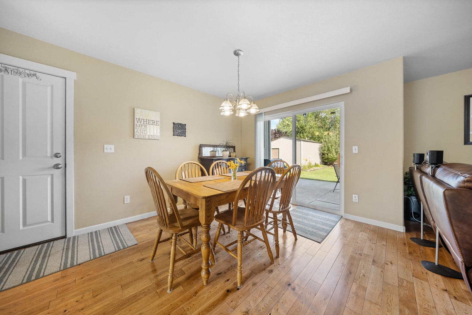 Photo of 2965 SW Deschutes Avenue 6 of 42