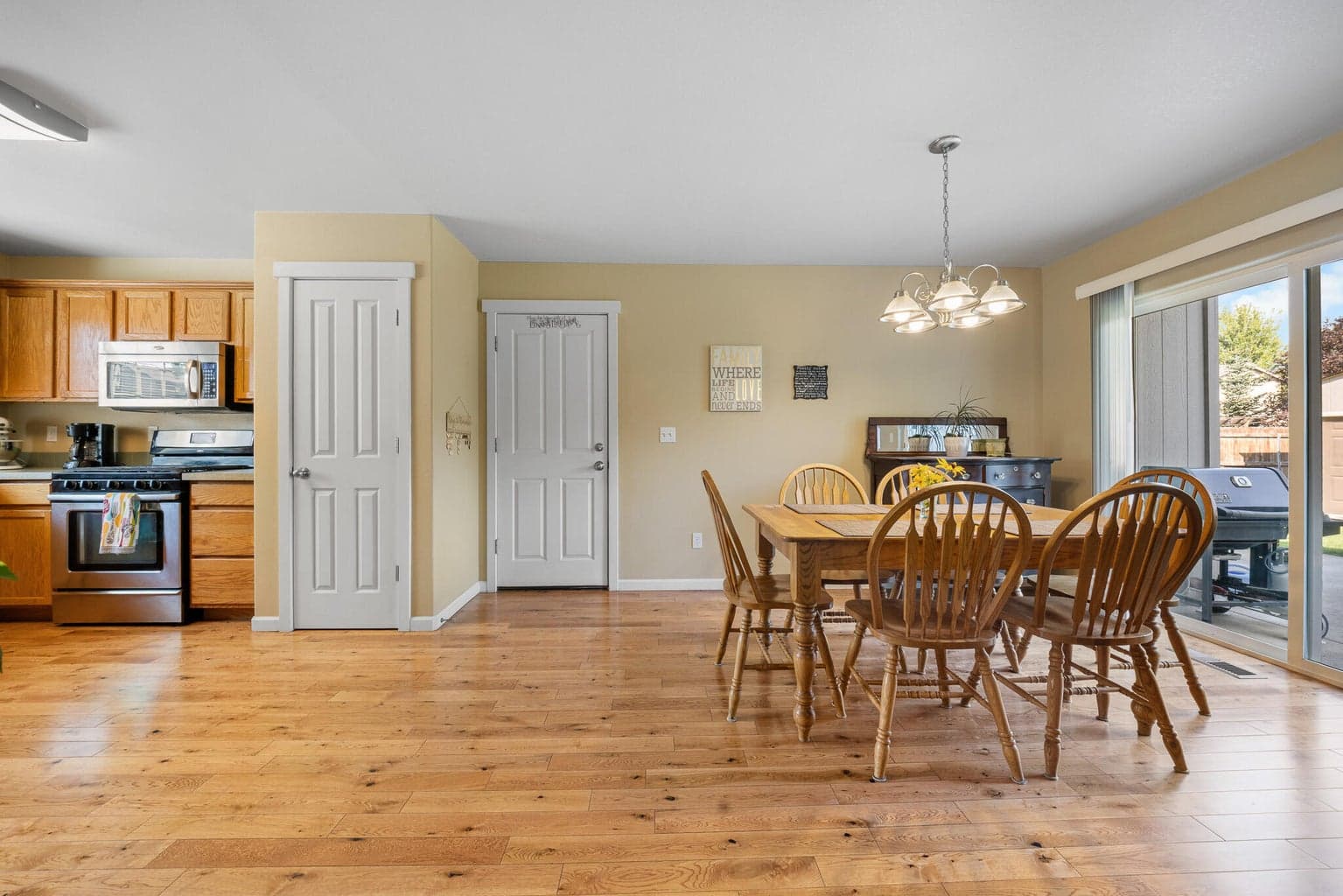 Photo of 2965 SW Deschutes Avenue 7 of 42