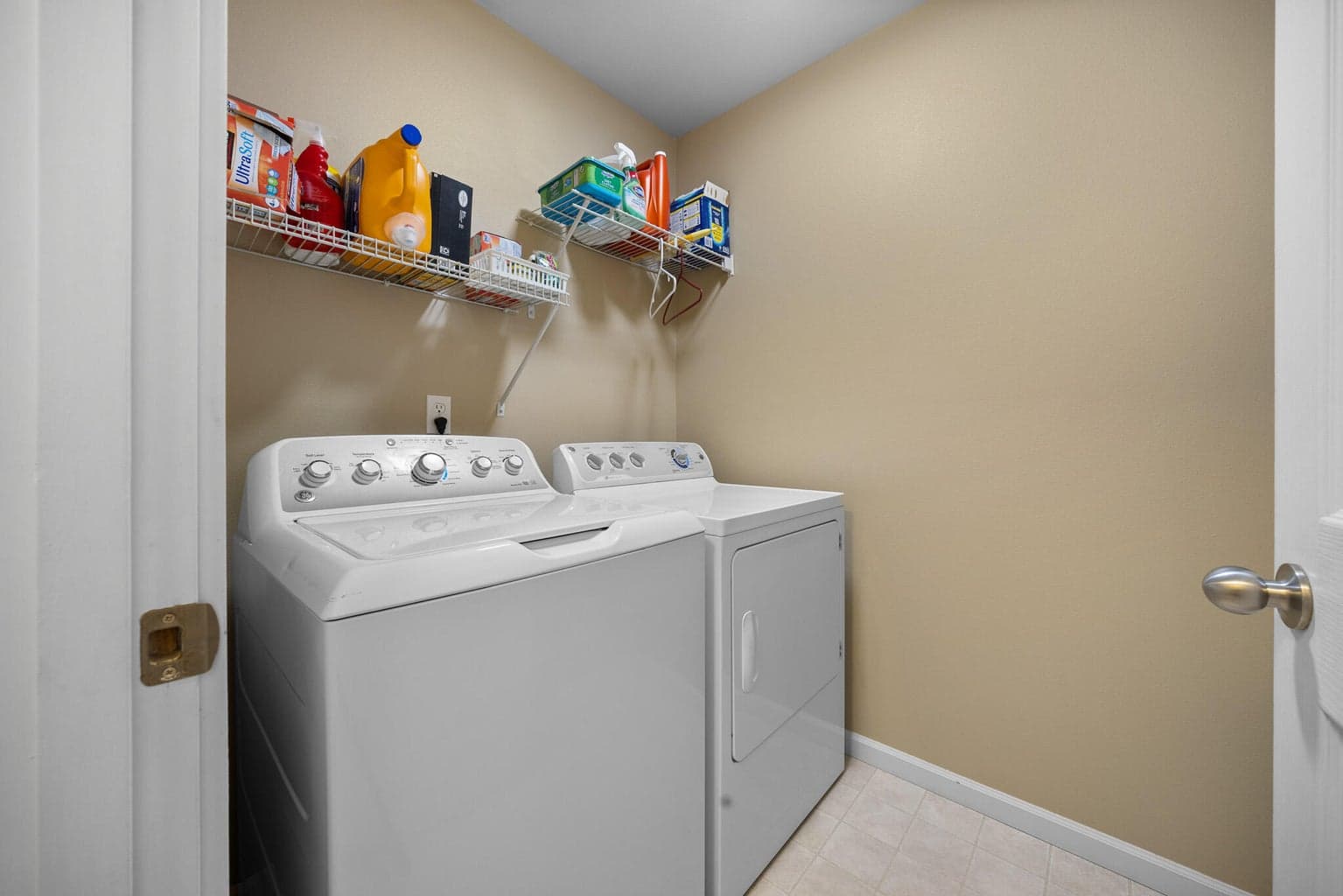 Photo of 2965 SW Deschutes Avenue 21 of 42