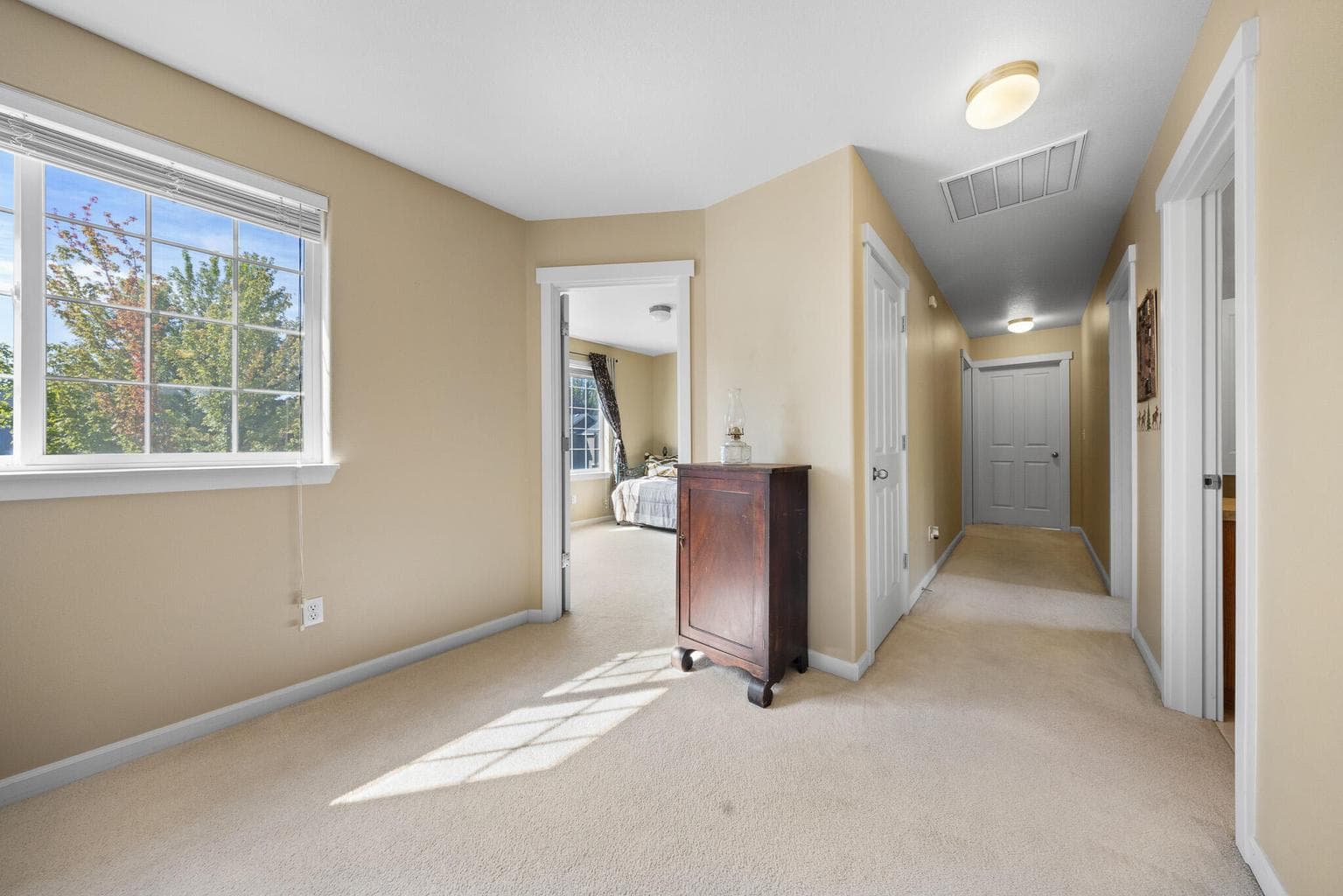Photo of 2965 SW Deschutes Avenue 25 of 42