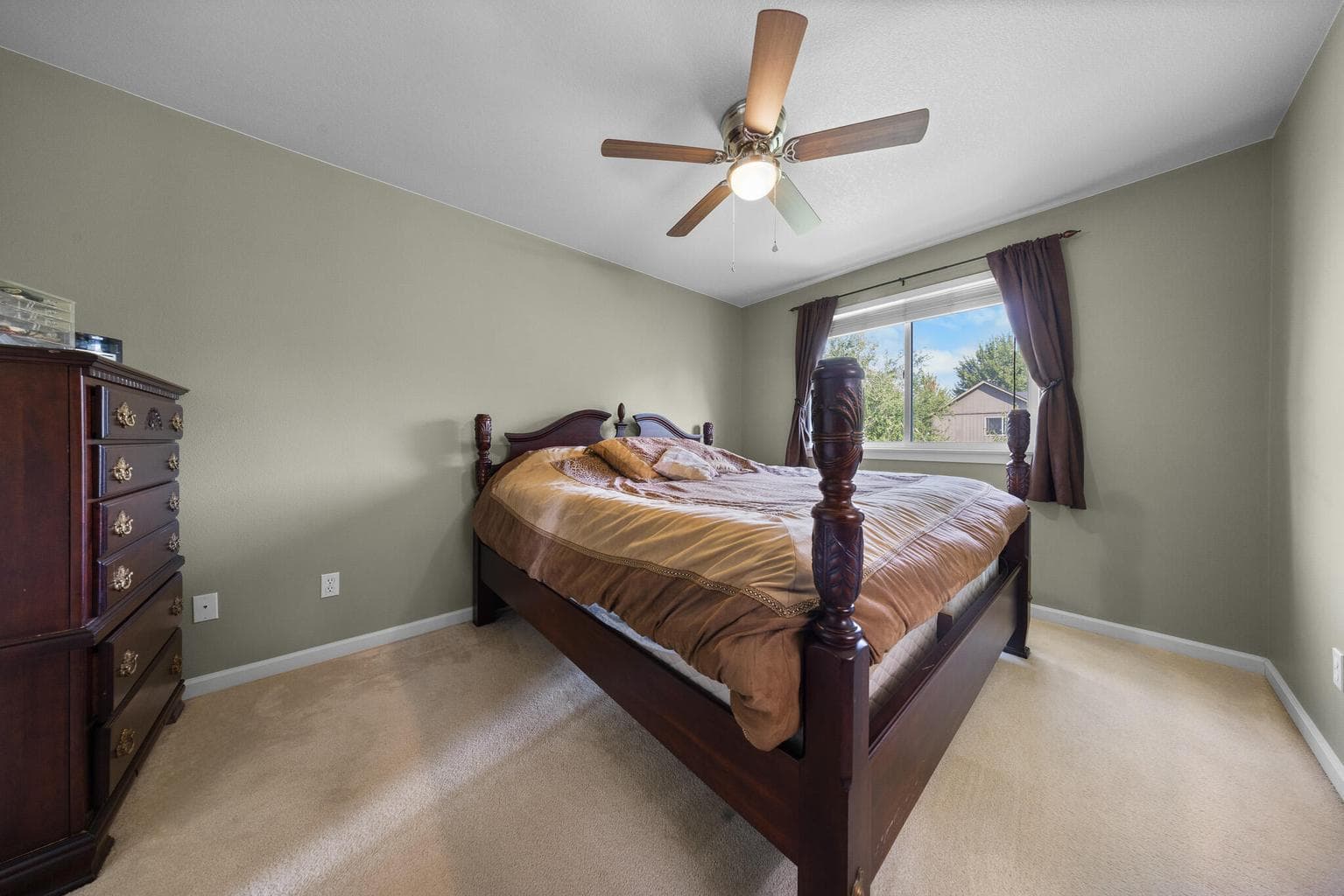 Photo of 2965 SW Deschutes Avenue 13 of 42