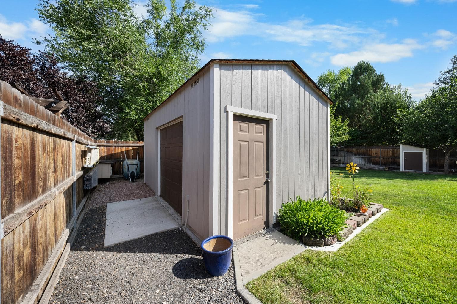 Photo of 2965 SW Deschutes Avenue 30 of 42