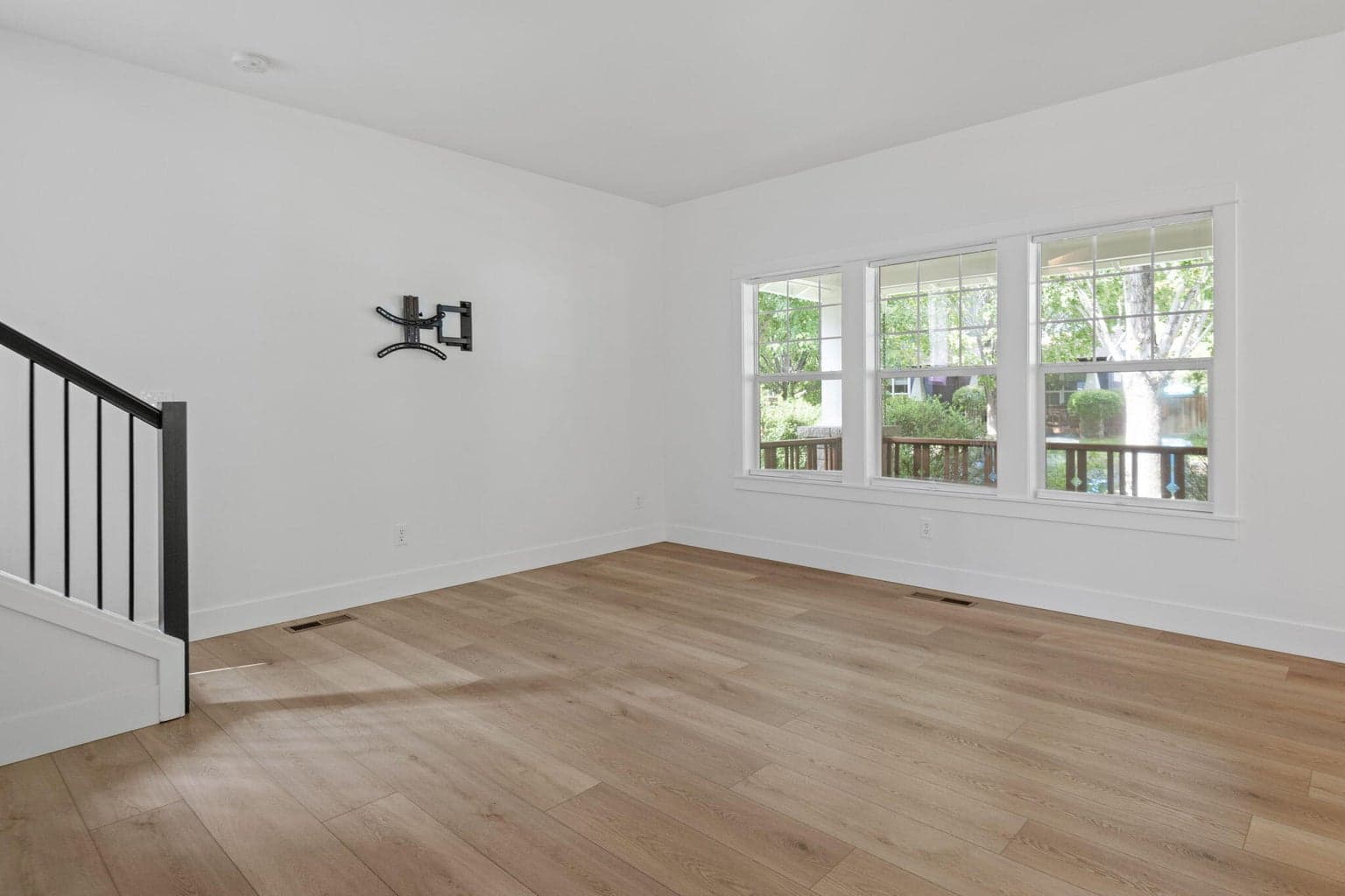 Photo of 21349 Oakview 5 of 28