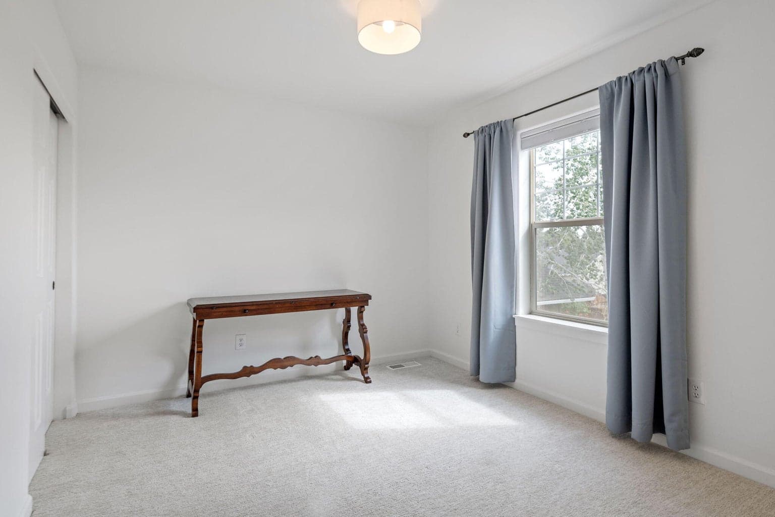 Photo of 21349 Oakview Drive 22 of 28