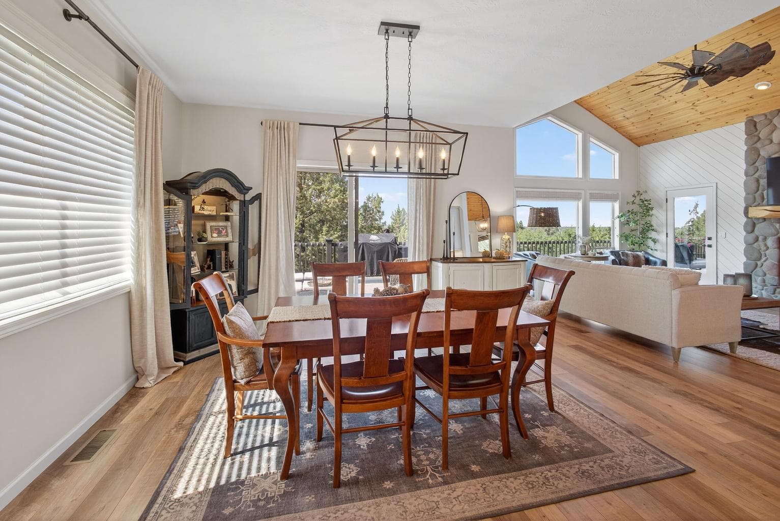 Photo of 717 Golden Pheasant Drive 10 of 69