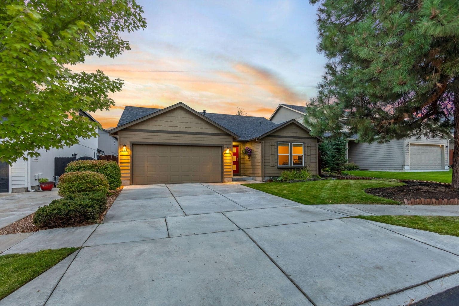 Photo of 615 Glengarry 2 of 45