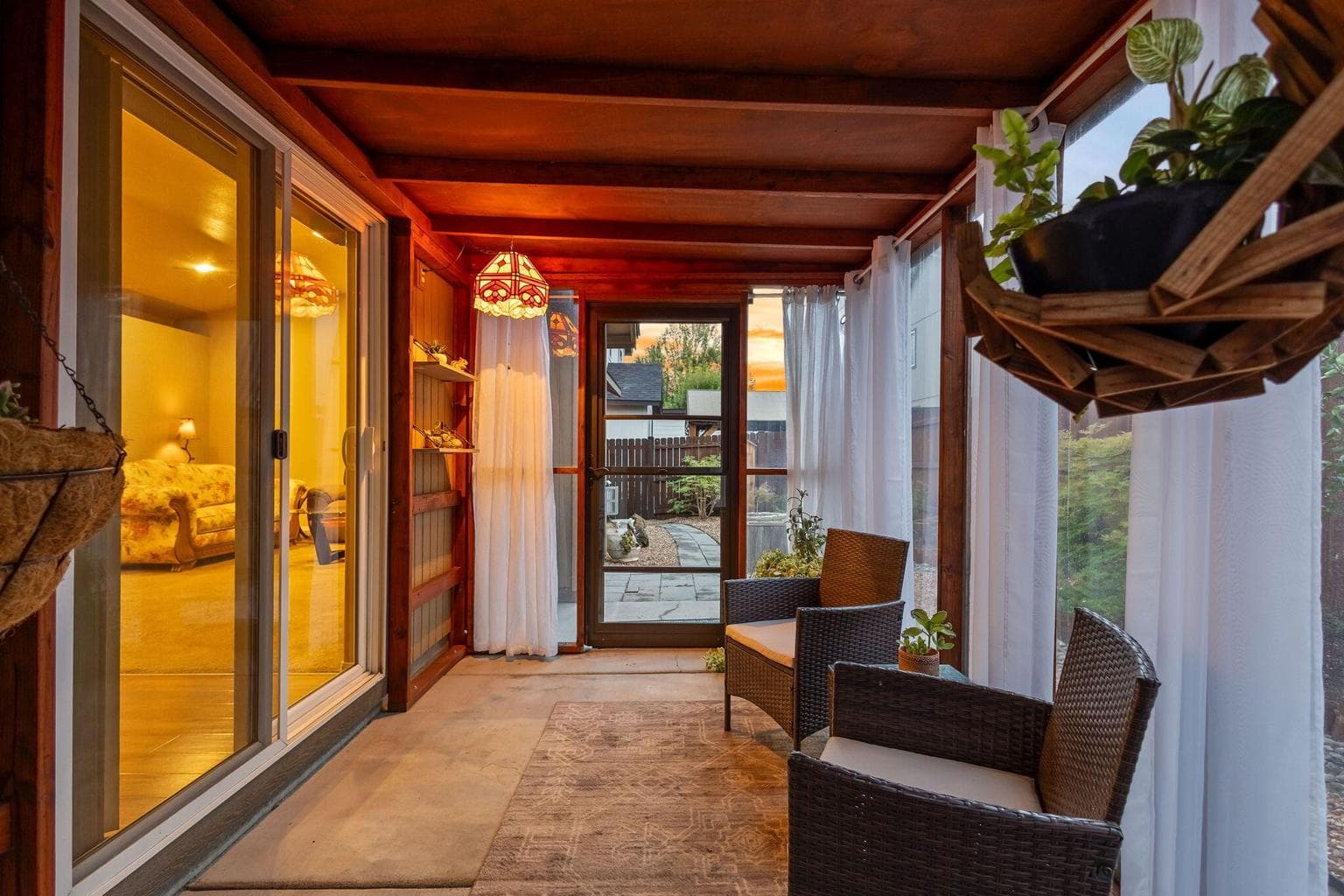 Photo of 615 Glengarry 3 of 45