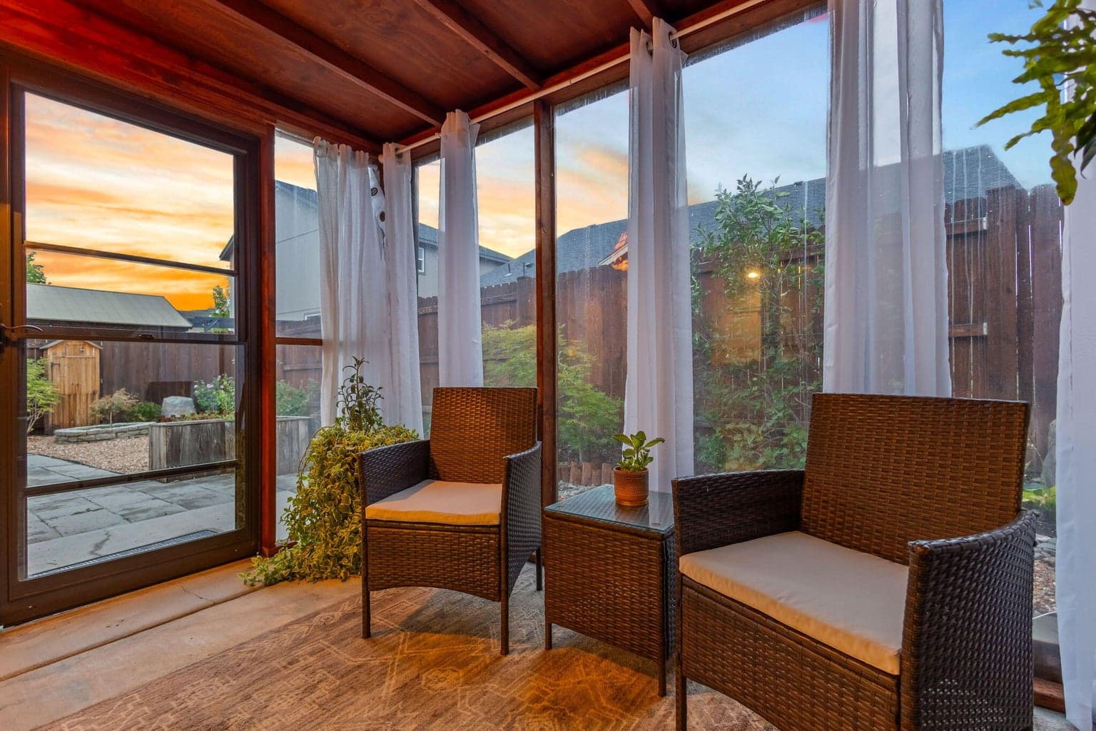 Photo of 615 Glengarry 4 of 45