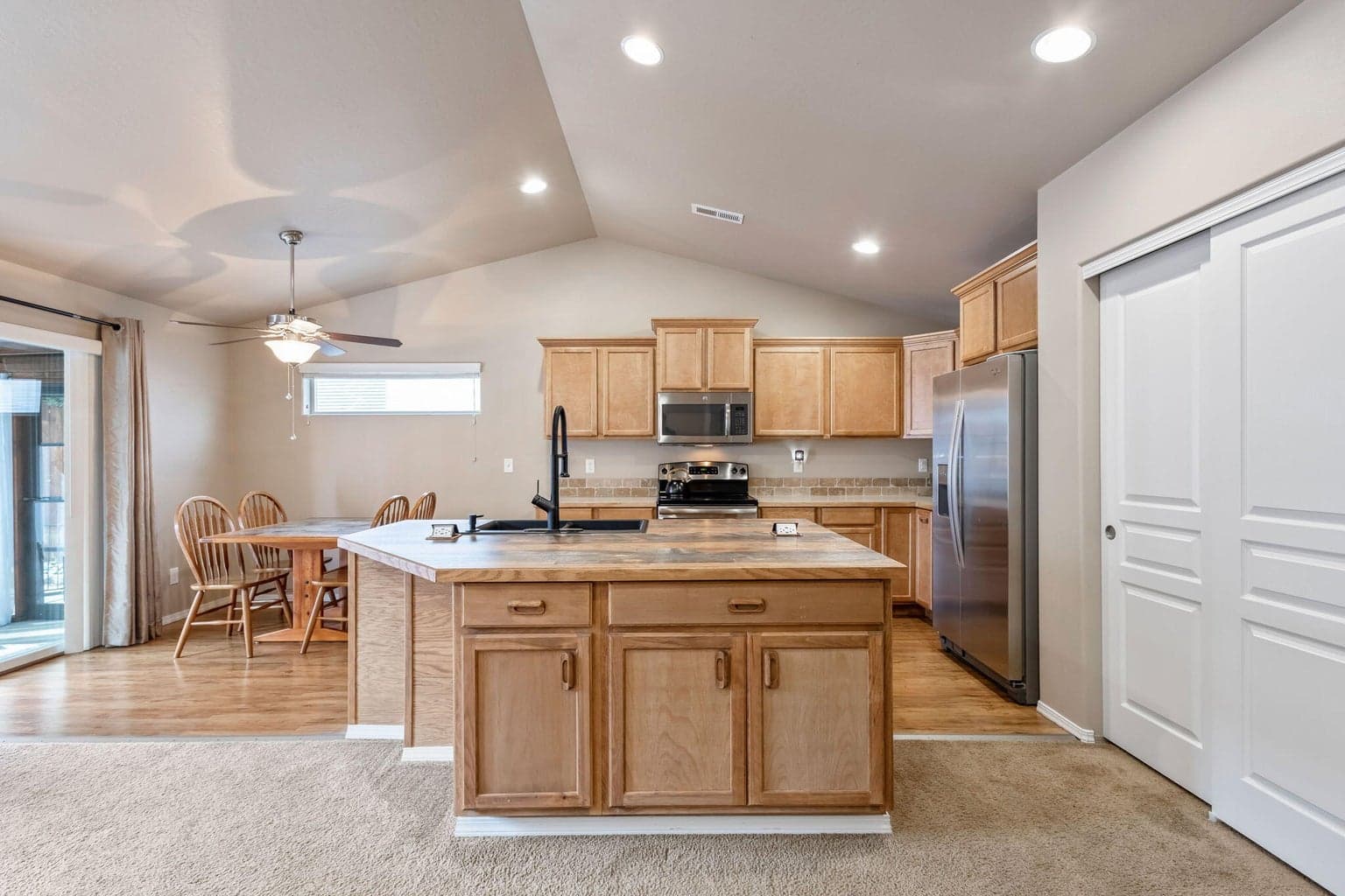 Photo of 615 SE Glengarry Place 12 of 45