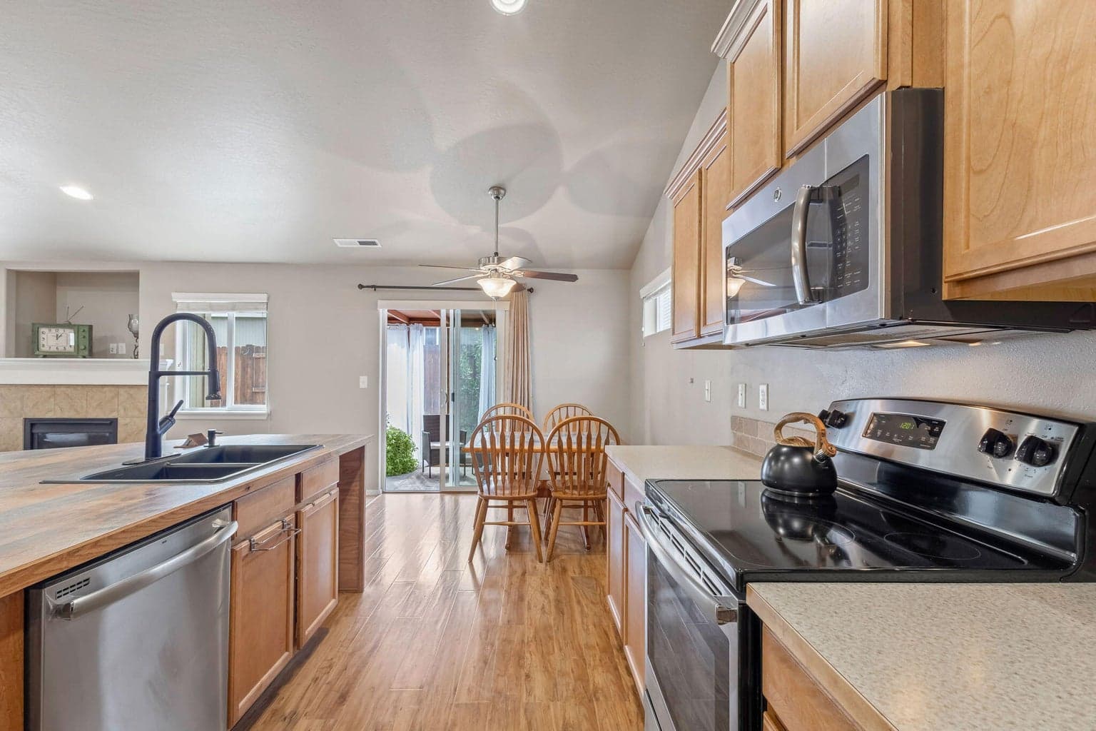 Photo of 615 SE Glengarry Place 14 of 45