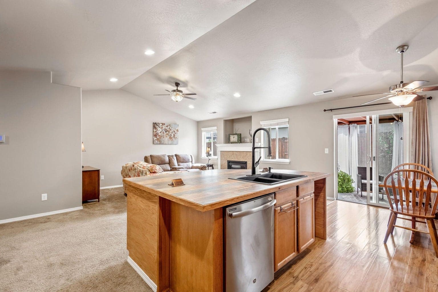 Photo of 615 SE Glengarry Place 16 of 45