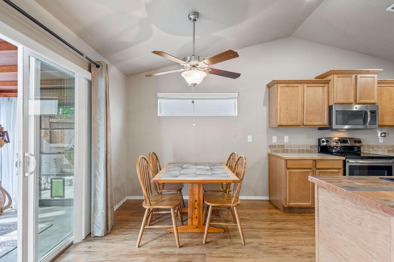 Photo of 615 SE Glengarry Place 17 of 45