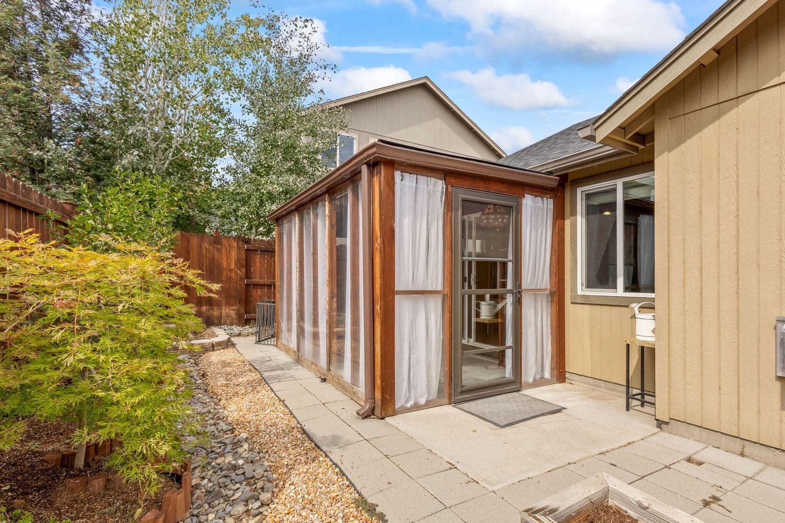 Photo of 615 SE Glengarry Place 33 of 45
