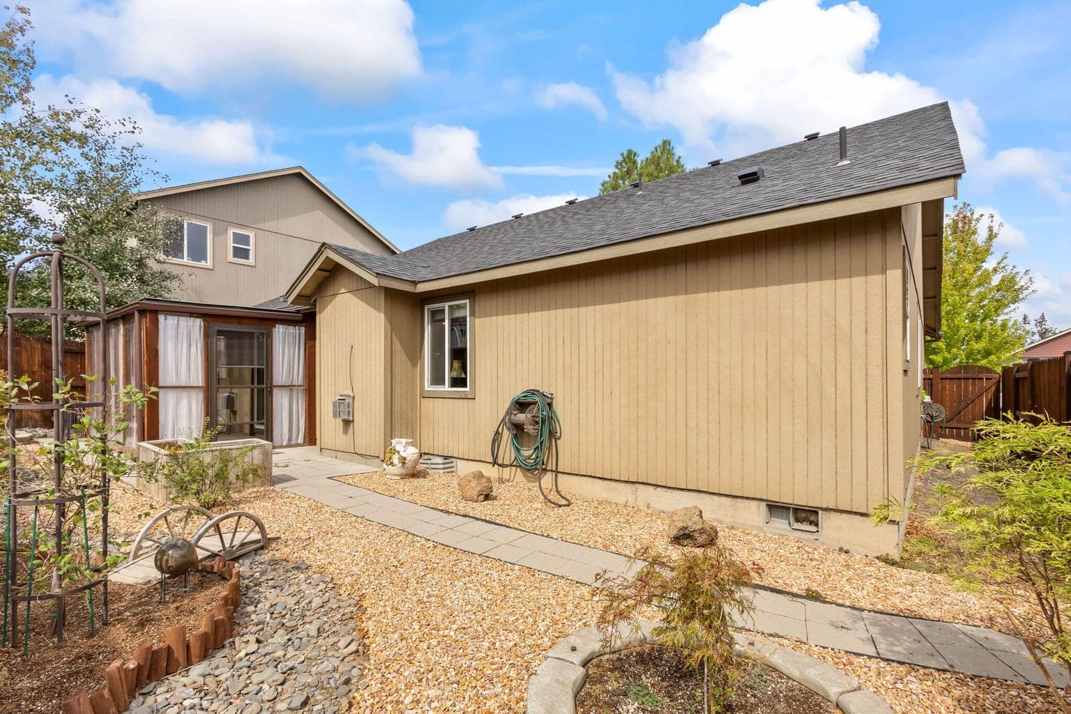 Photo of 615 SE Glengarry Place 37 of 45