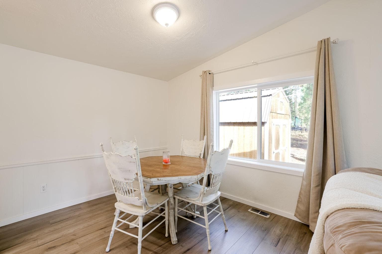 Photo of 1758 Lariat Court 5 of 26