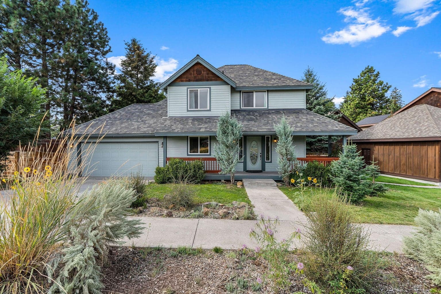 Located in midtown less than 1 mile from base of Pilot Butte!