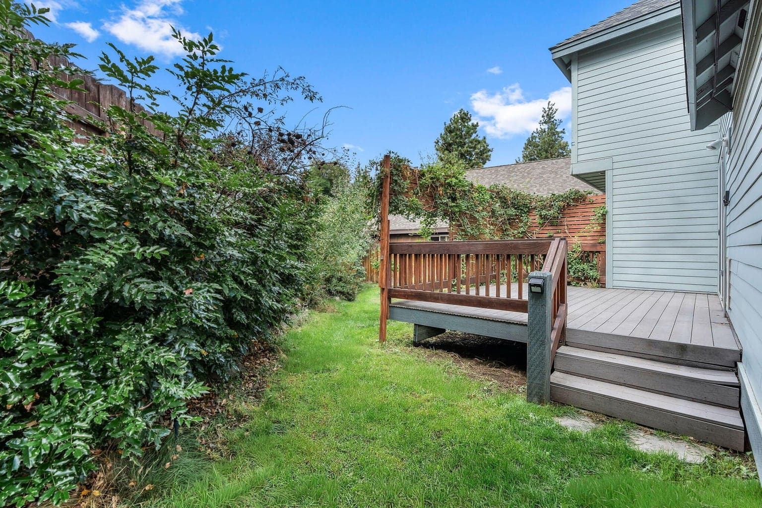 Photo of 1033 NE Bennington Way 23 of 26