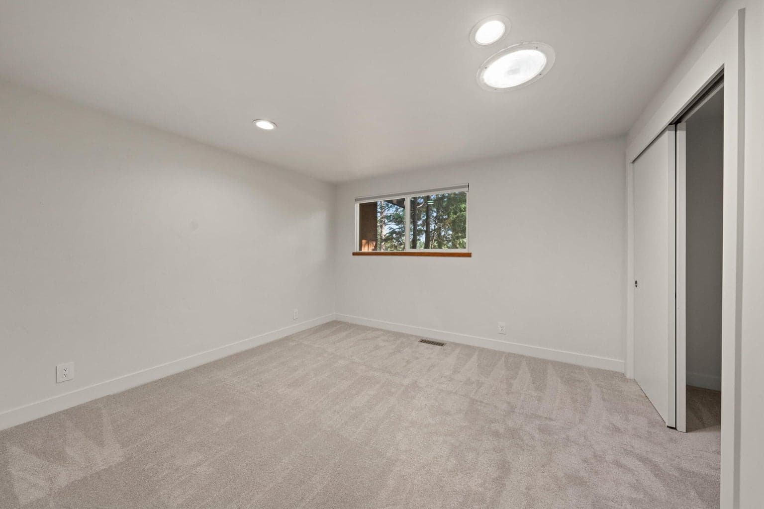 Photo of 20409 Pine Vista Drive 33 of 57