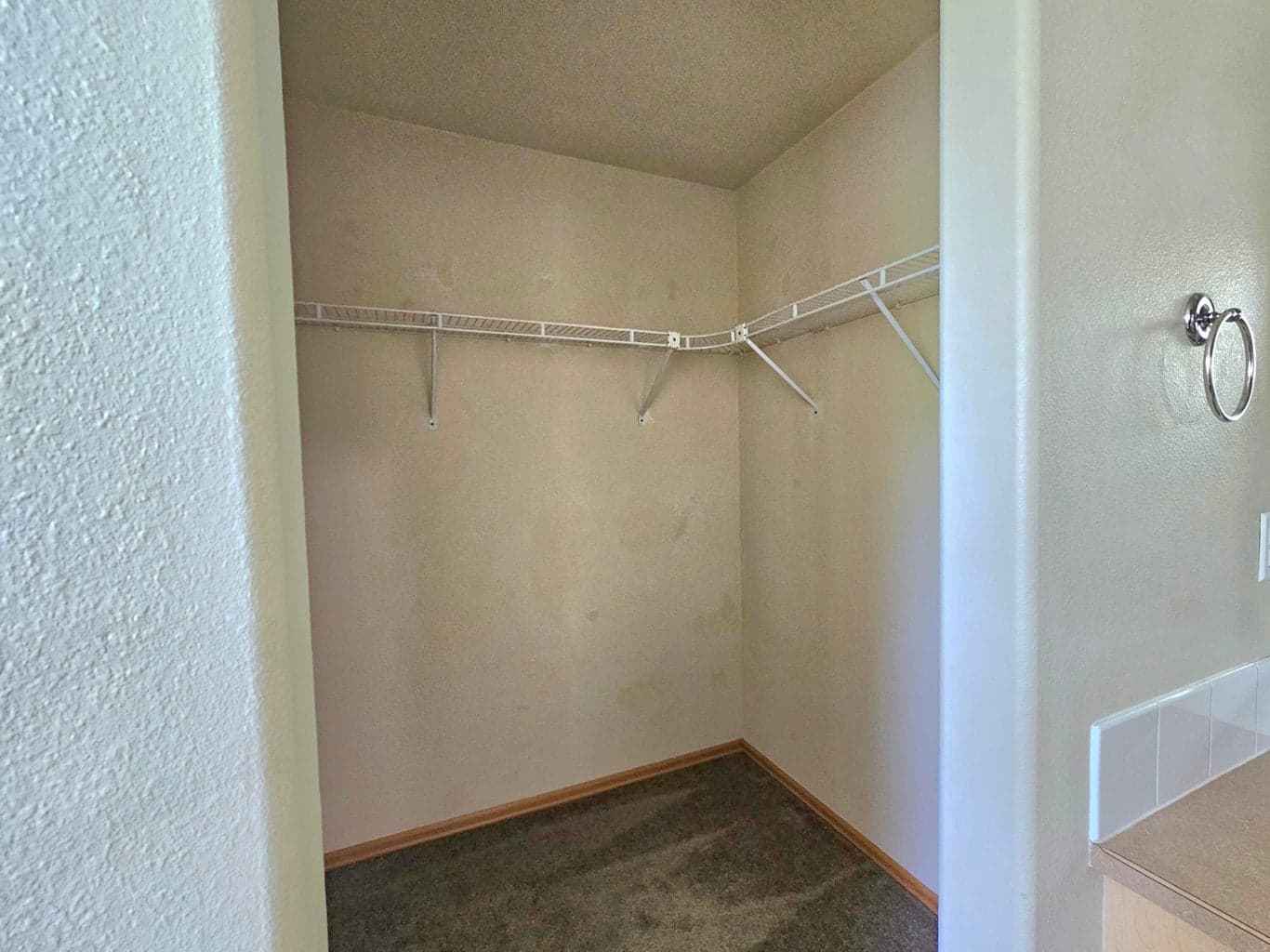 Photo of 3331 SW Juniper Avenue 12 of 20