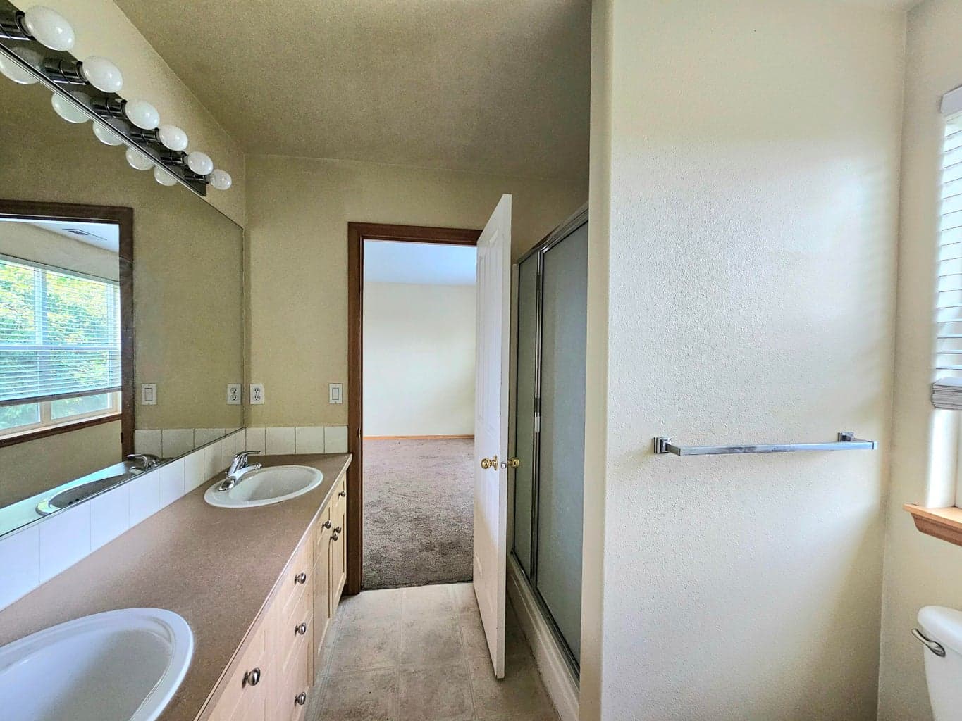 Photo of 3331 SW Juniper Avenue 17 of 20