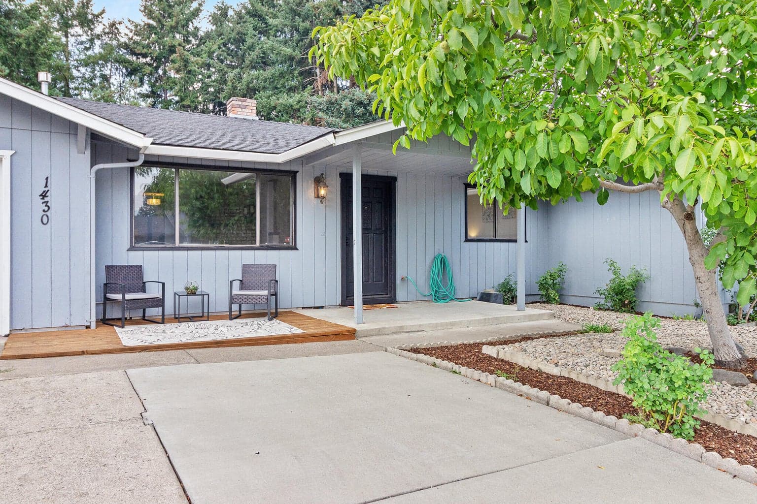 Photo of 1430 Oakdale 2 of 47