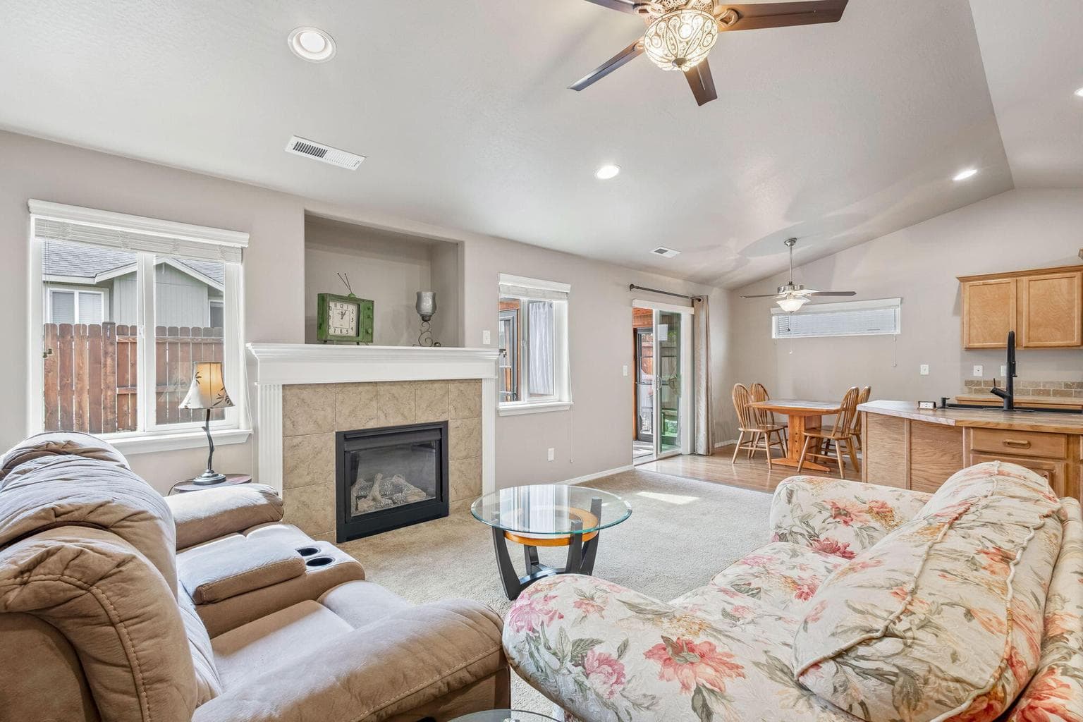 Photo of 615 SE Glengarry Place 9 of 45