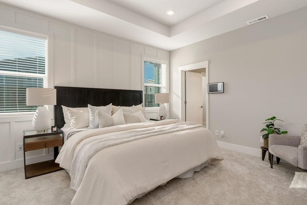 Image of like kind home. This has been virtually staged.