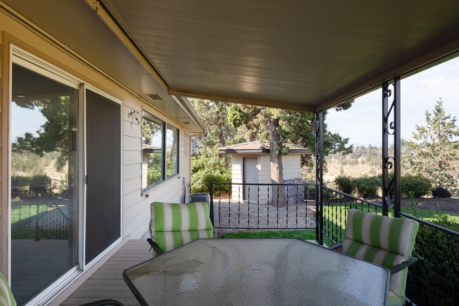 Photo of 531 NW Canyon Drive 25 of 41