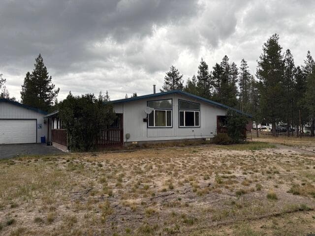 Photo of 16276 Sparks Drive 2 of 4