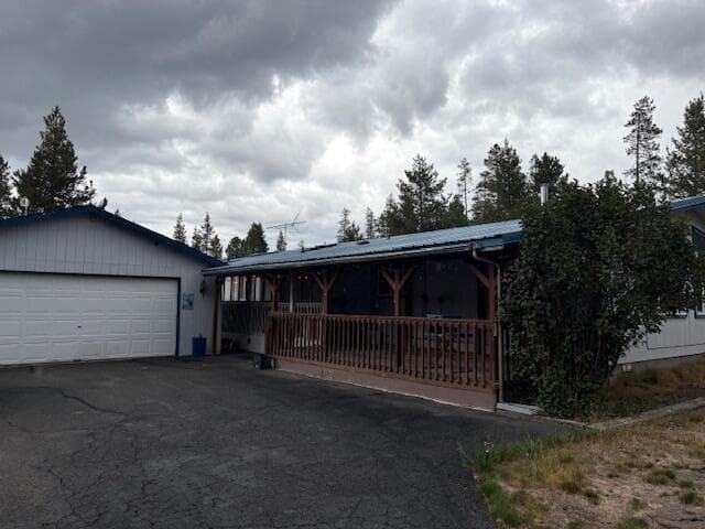 Photo of 16276 Sparks Drive 4 of 4