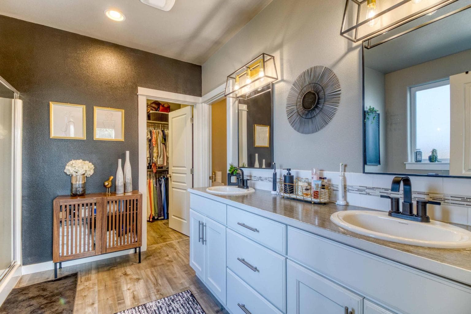 Photo of 2482 NW Ivy Avenue 19 of 37