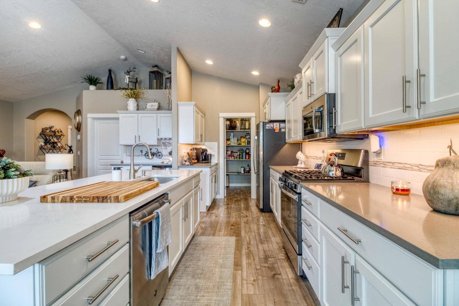 Photo of 2482 NW Ivy Avenue 14 of 37